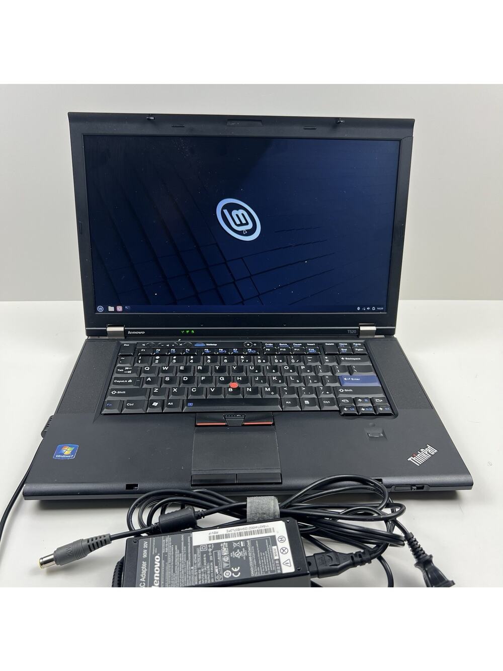 Lenovo ThinkPad T520 Intel i7-2640M 8GB 320GB HDD Linux Mint OS w/ Charger|ELP95